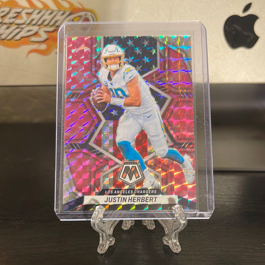 Justin Herbert RARE AMERICAN FLAG PINK CAMO REFRACTOR PANINI MOSAIC PRIZM - Mint