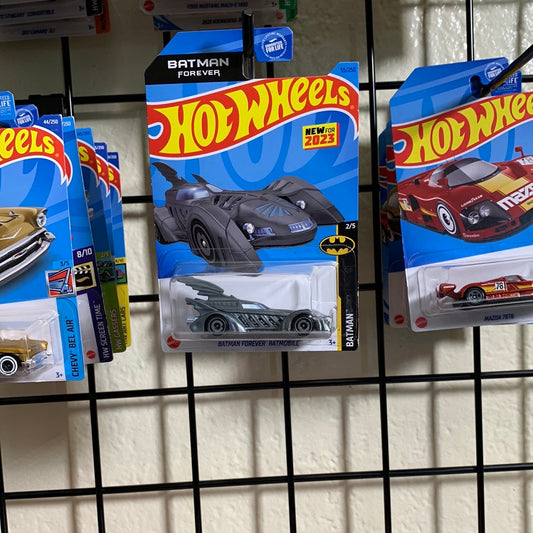Hot Wheels 2023 #055/250 - Batman 2/5 - Batman Forever Batmobile -