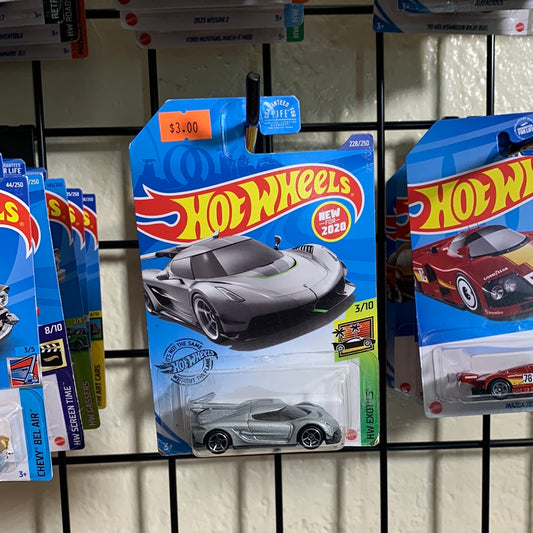Hot Wheels 2020 Koenigsegg Jesko, Silver, 2020 HW Exotics,B3/B1 /B2