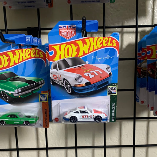 Hot Wheels - 2023 Retro Racers 9/10 '71 Porsche 911 126/250 (BBHKH06)