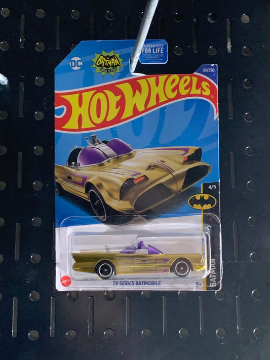 GOLDEN HOT WHEELS 2022 BATMAN, TV SERIES BATMOBILE 4/5 GOLDEN