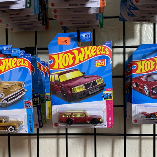 2022 Hot Wheels *Volvo 240 Drift Wagon* New for 2022 #232/250, HW Drift (4/5)