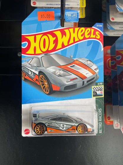 Hotwheels McLaren F1 GTR Retro Racers