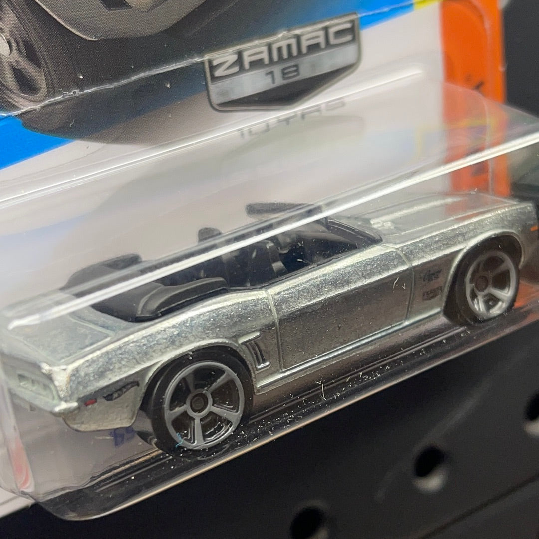 Hot Wheels '69 Camaro Convertible Zamac Muscle Mania