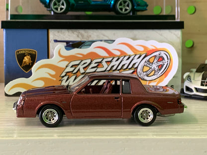 Johnny Lightning 1/64 1986 Buick Regal T-Type '86 Diecast Loose