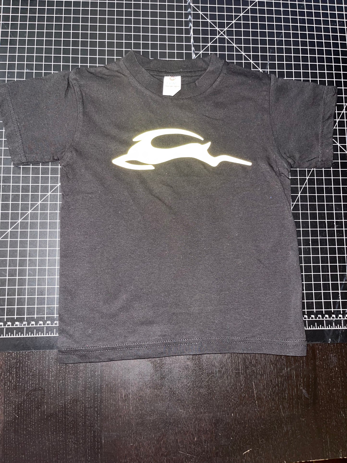Kids yellow 3m reflective leaping deer logo tee